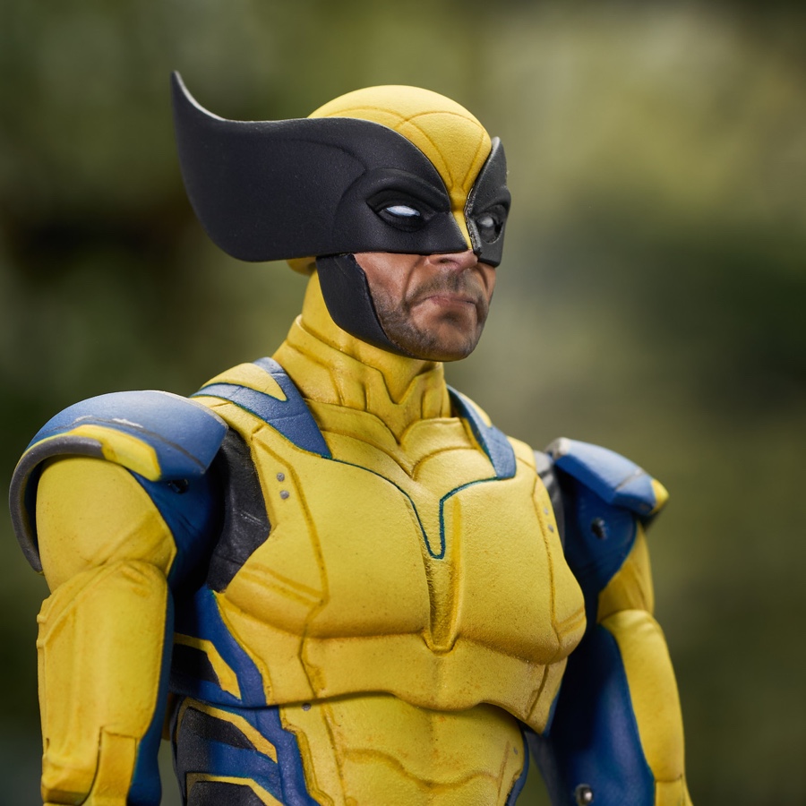 Marvel Select Deadpool 3 Wolverine Figure Close-Up