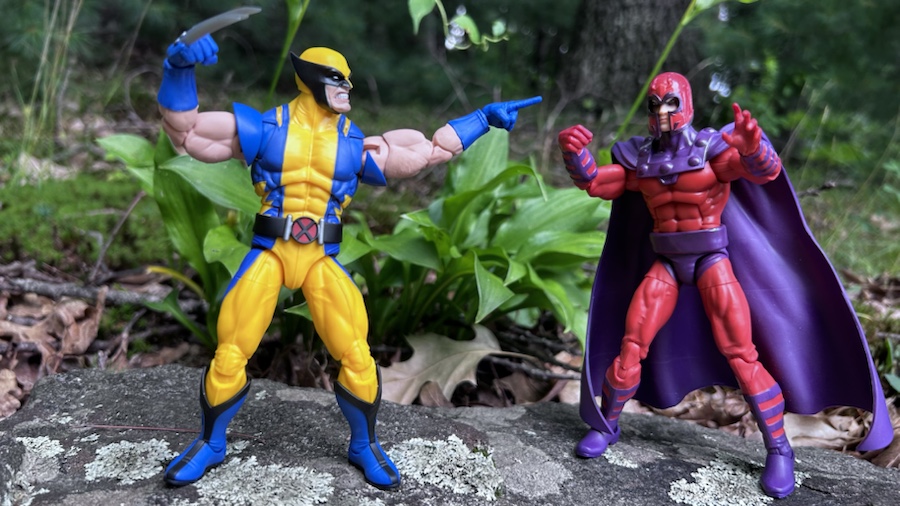 Astonishing Wolverine Marvel Legends 85th Figure vs Magneto