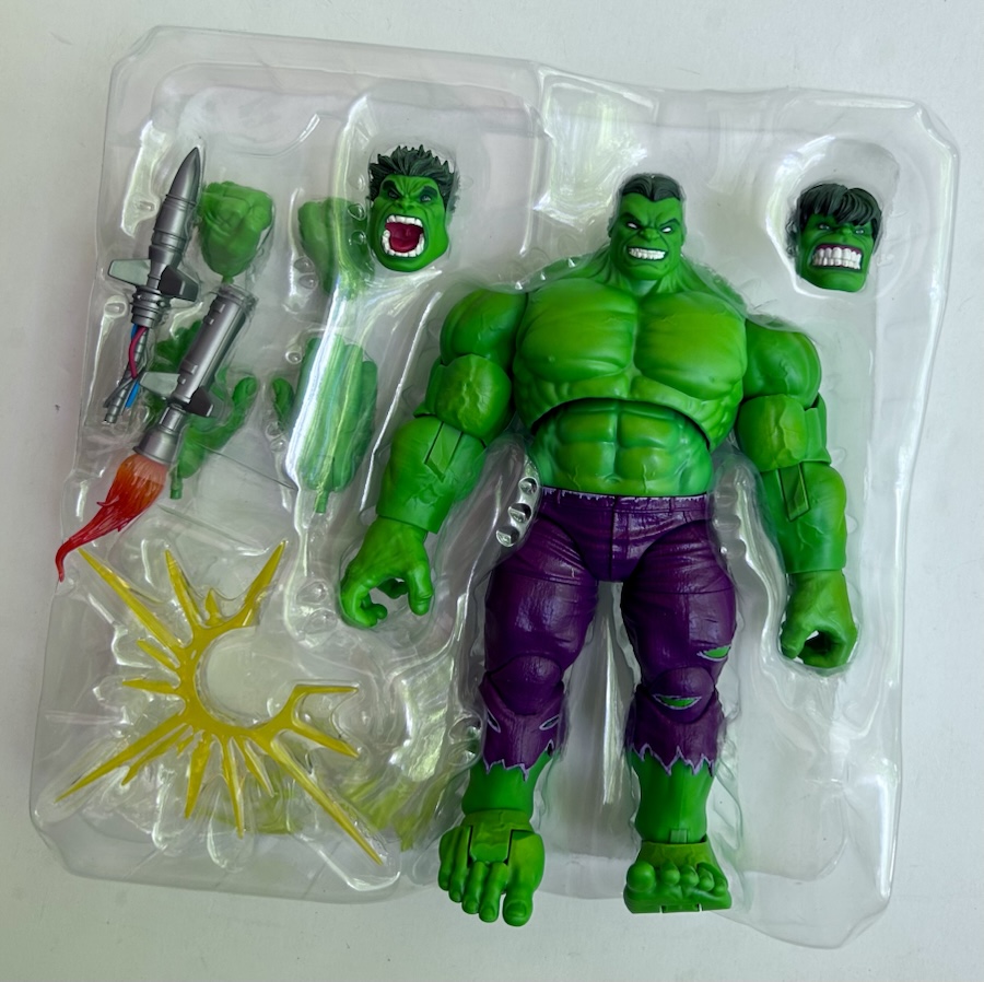 Marvel Legends Maximum Series Hulk Hasbro Action Figure and Accessories