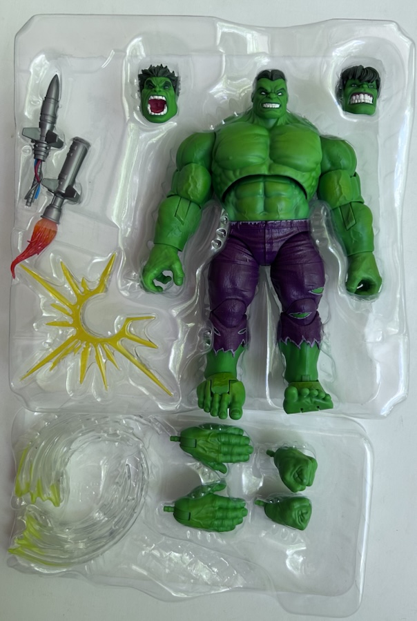 Unboxing Maximum Marvel Legends Green Hulk Figure and Accessories