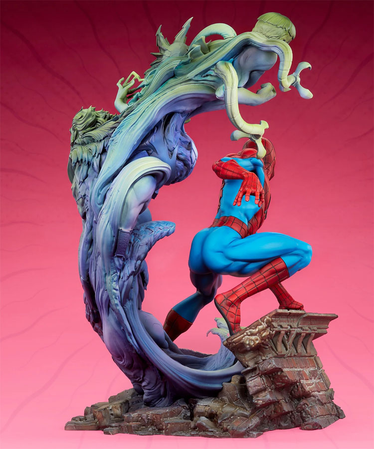 Rear View of Spider-Mans Ass on Sideshow Premium Format Figure