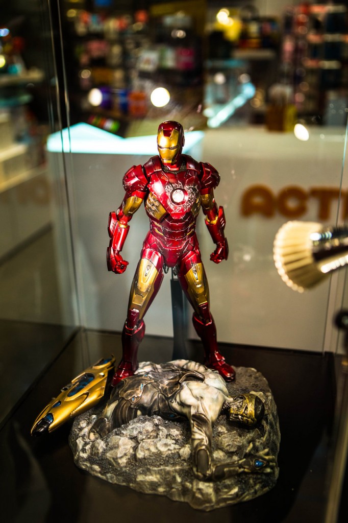 Avengers Hot Toys Battle-Damaged Iron Man Mark VII Movie Promo Figure Prototype