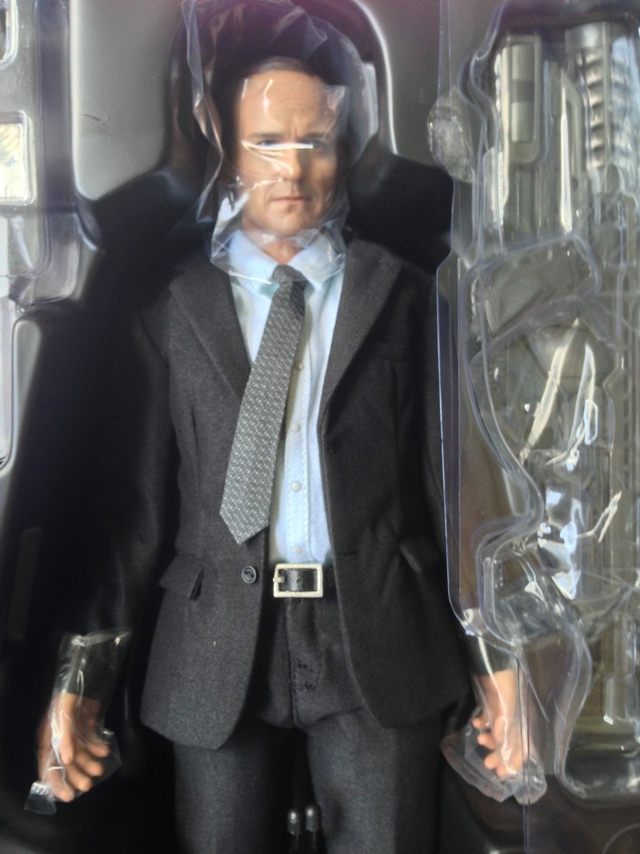 Close-Up of SHIELD Agent Coulson Hot Toys Figure