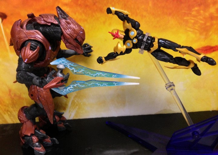 Nova Richard Rider Figure vs. Halo 4 Elite Zealot