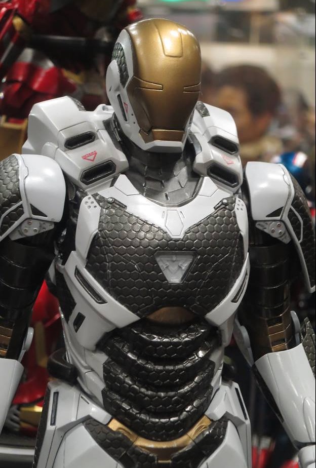 Hot Toys Iron Man Gemini Armor Mark 39 