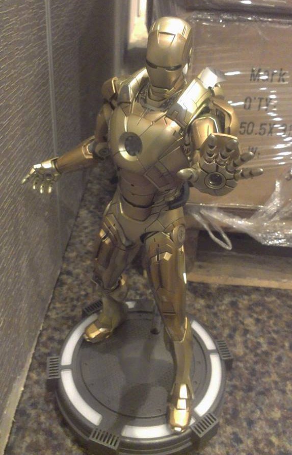 hot toys iron man gold