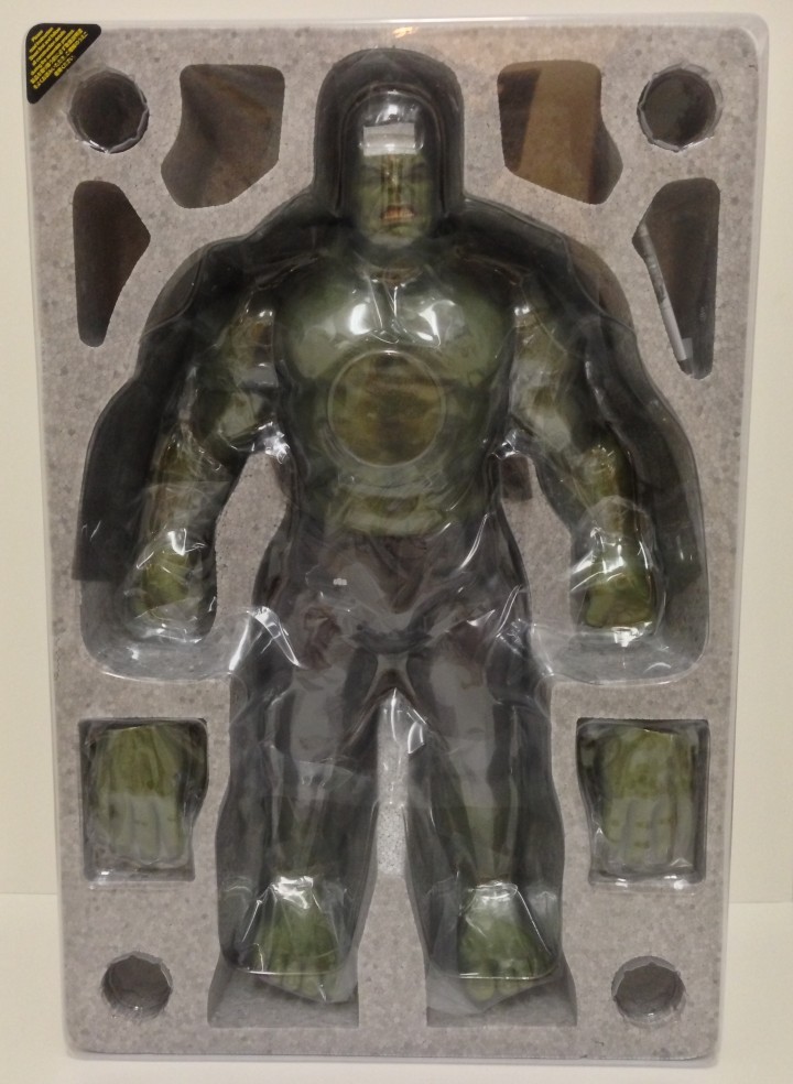 Packaged Hot Toys MMS 186 Hulk Sixth Scale Figure