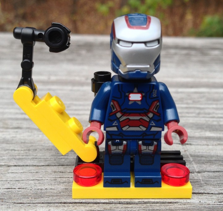 LEGO Iron Patriot Minifigure 30168 with Gantry