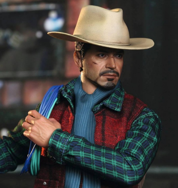 Iron Man 3 Hot Toys Cowboy Tony Stark Sixth Scale Figure Milk Exclusive