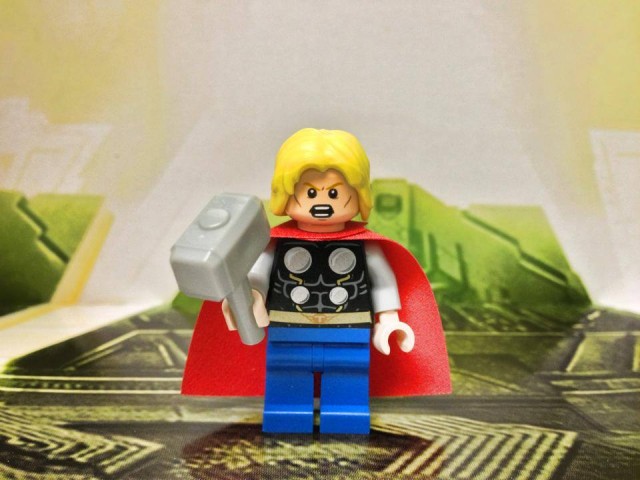 LEGO 2014 Thor Minifigure with Mjolnir and Yelling Head