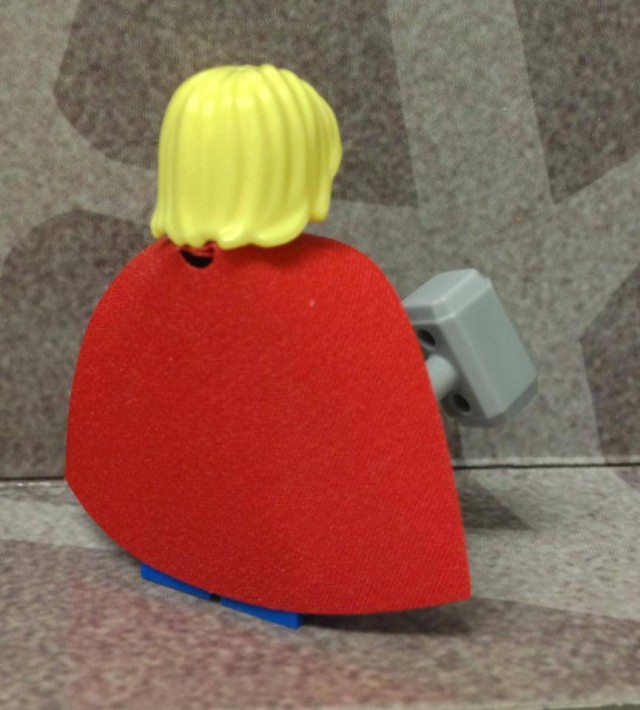 LEGO Thor Figure Cape and Mjolnir Hammer Rear View