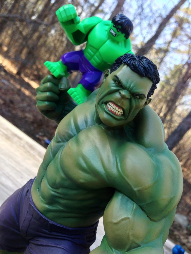 Kotobukiya Hulk ArtFX Statue with LEGO Hulk Minifigure