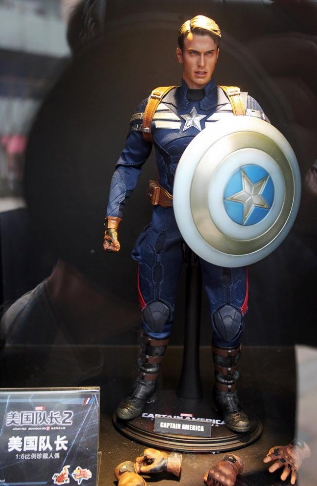 Hot Toys Stealth Captain America SHIELD Outfit Figure