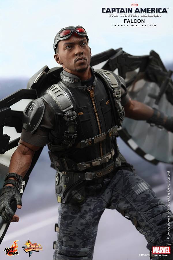 Hot Toys Captain America The Winter Soldier Falcon Figure MMS 245