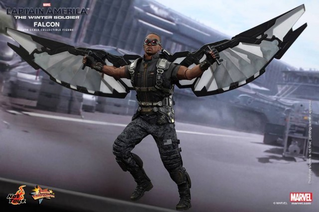 Hot Toys MMS245 The Falcon with Wings