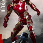 Avengers Age of Ultron Hot Toys Iron Man Mark 43 Order Info!