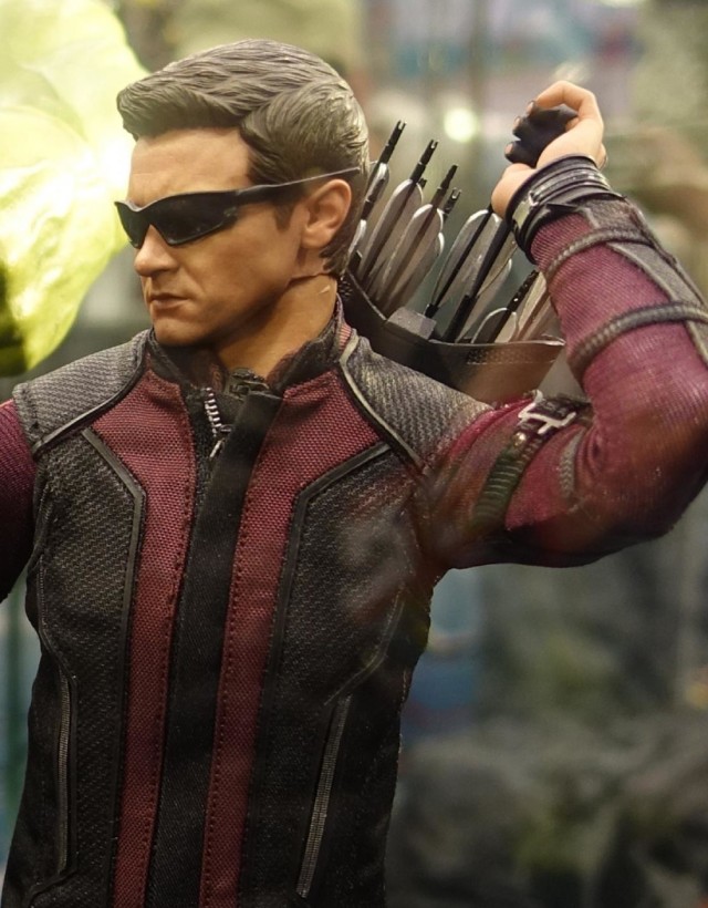 Hawkeye Hot Toys Avengers Age of Ultron Sixth Scale Figure 2015