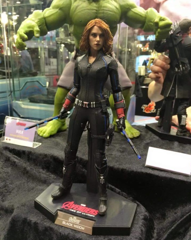 Hot Toys Avengers Age of Ultron Black Widow Figure
