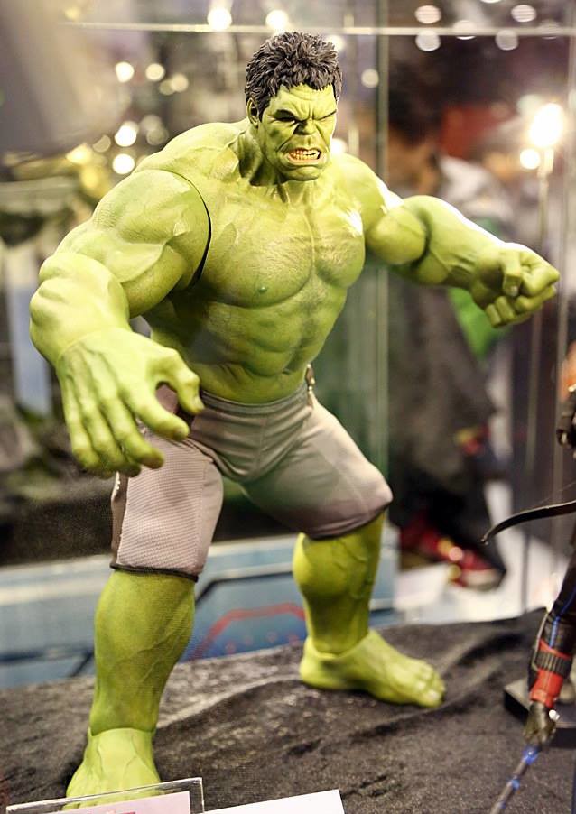 Hulk Hot Toys Avengers Age of Ultron Sixth Scale Figure