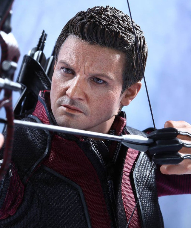 Hot Toys Avengers Age of Ultron Hawkeye Close-Up