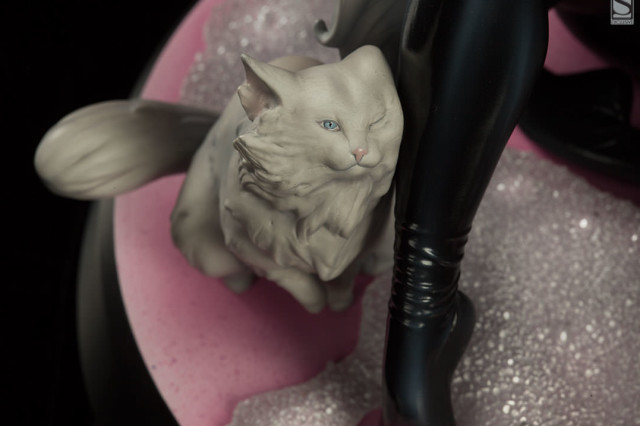 Sideshow Exclusive Black Cat Statue White Pussycat Item