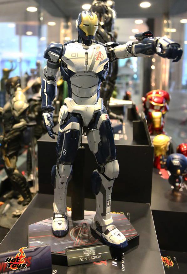 hot toys ultron sentry