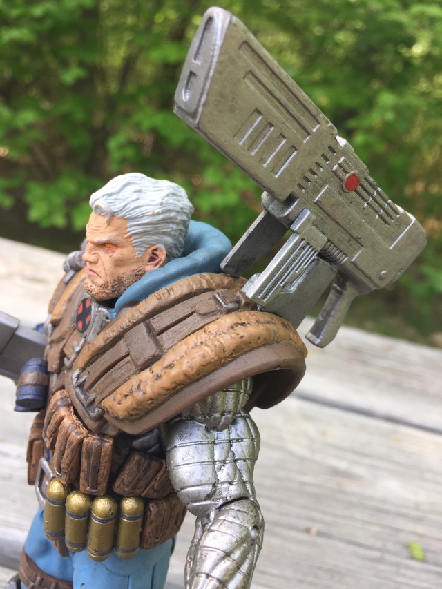 Shoulder Mounted Gun on Cable Select Figure