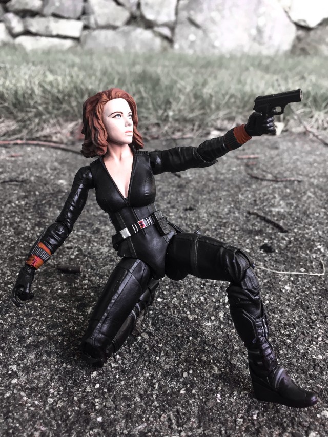 Diamond Select Toys Avengers 2 Black Widow Figure Shooting