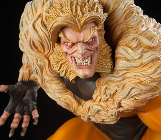 Sabertooth Sideshow Collectibles Premium Format Figure Head Close-Up 2016