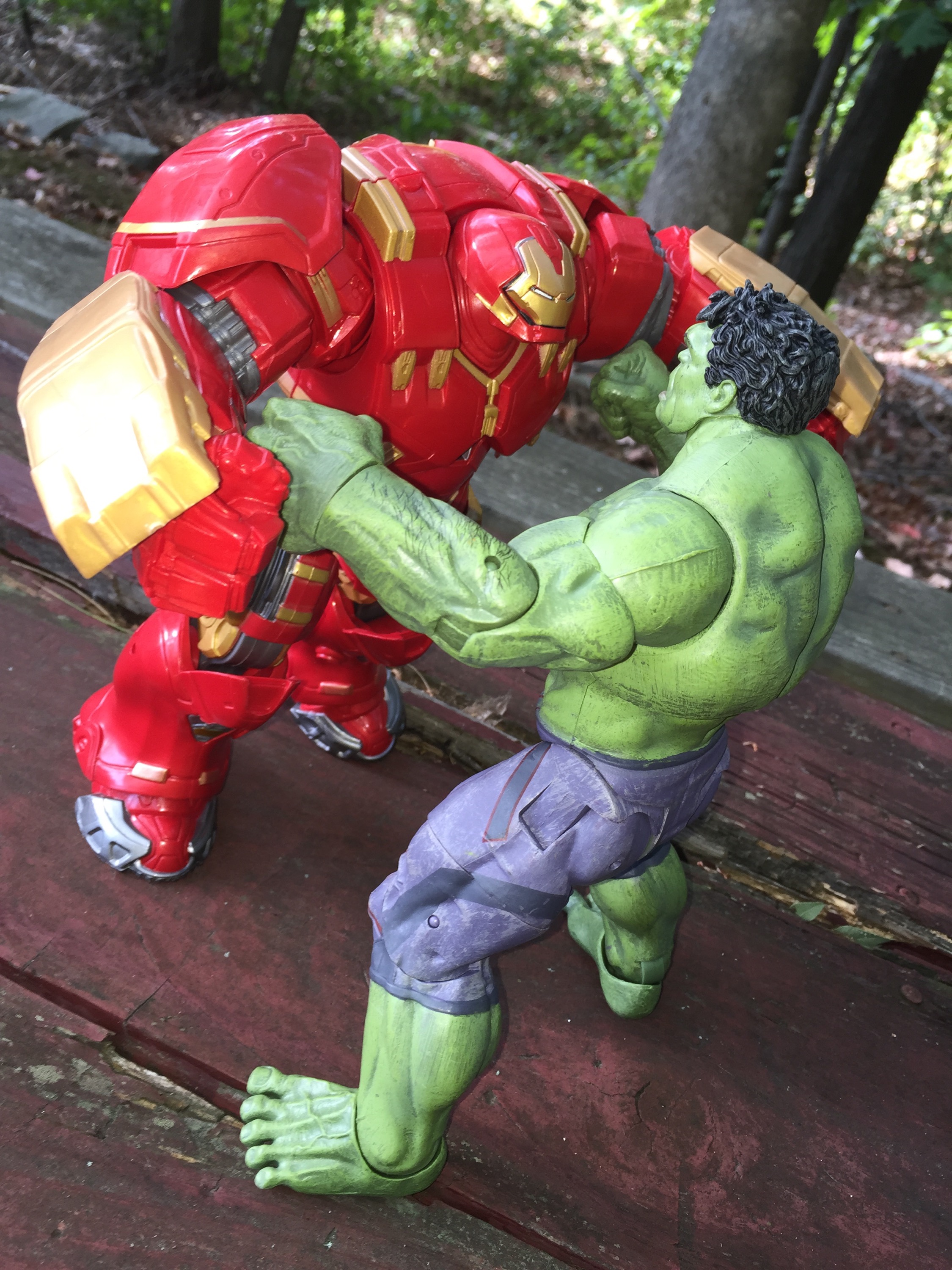 Marvel Legends Hulkbuster Iron Man BuildAFigure Review