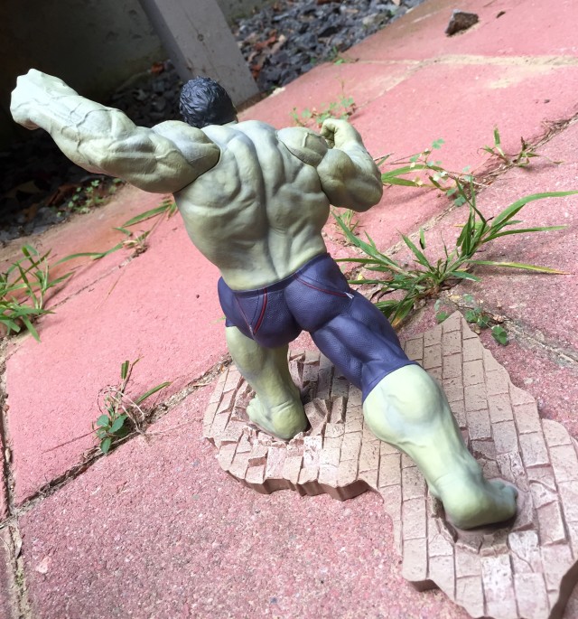 Back of Kotobukiya Avengers Age of Ultron Rampaging Hulk ARTFX Statue