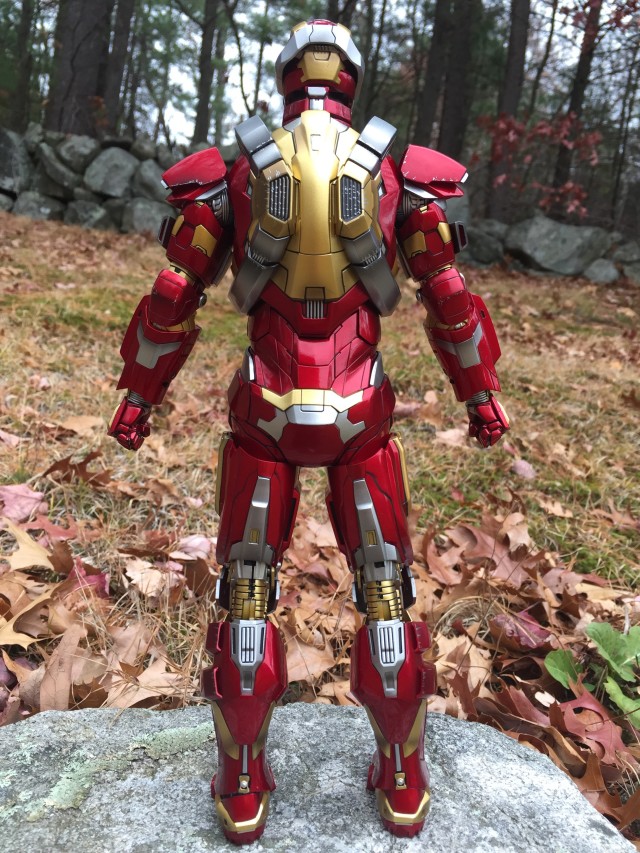 Back of Heartbreaker Iron Man Hot Toys Figure