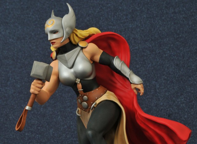 Diamond Select Femme Fatales Lady Thor Statue