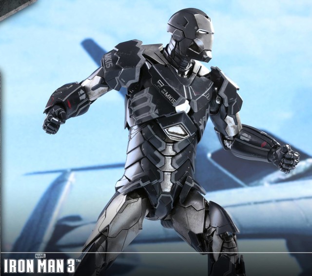 Sneaky Iron Man Mark 15 Hot Toys MMS Figure