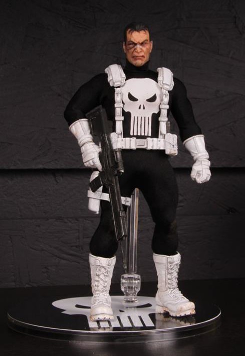 Mezco Toyz One:12 Collective Marvel Comics Punisher 1/12 Scale 6" Figure In Hand 