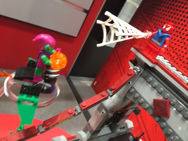 LEGO Green Goblin vs. Scarlet Spider Minifigures