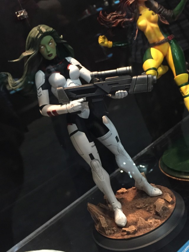 Toy Fair 2016 Diamond Select Gamora and Rogue Statues