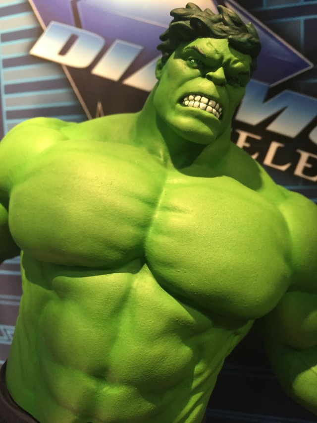 Marvel Gallery Hulk Statue Close-Up Diamond Select Toys