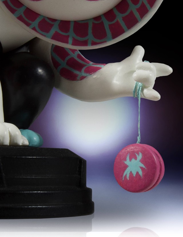 Gentle Giant Spider-Gwen Statue Yo-Yo Close-Up