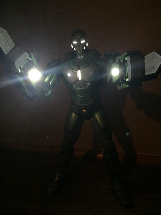 Iron Man Mark 26 Gamma Hot Toys MMS Sixth Scale Figure