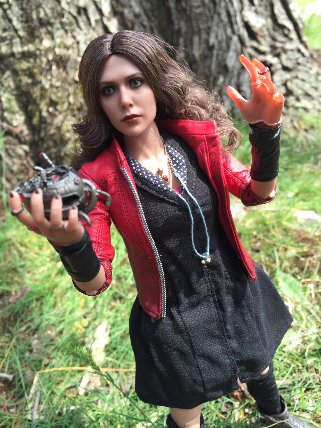 Hot Toys Scarlet Witch Holding Ultron's Heart