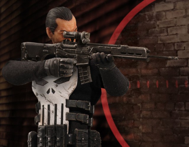 Mezco Punisher Figure ONE 12 Collective Holding Rifle