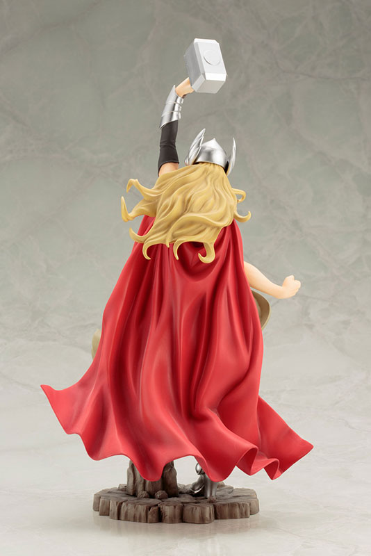 female thor statue