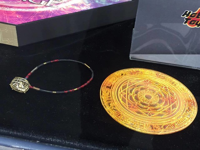 Hot Toys Doctor Strange Accessories Eye of Agamotto