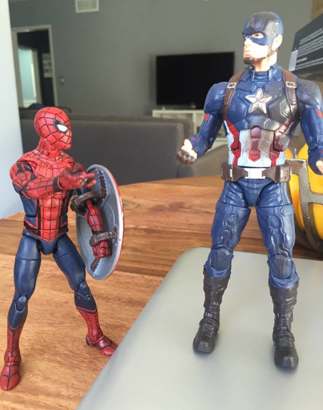 Marvel Legends Civil War Spider-Man vs Captain America