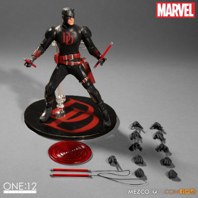 NYCC 2016 Exclusive Mezco Shadowland Daredevil Figure and Accessories