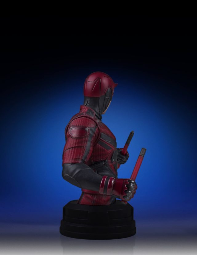 side-view-of-daredevil-netflix-gentle-giant-ltd-bust