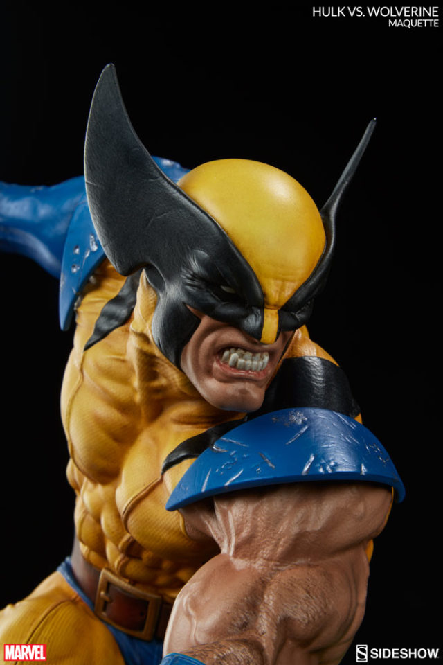 Sideshow Hulk vs Wolverine Statue Close-Up Logan