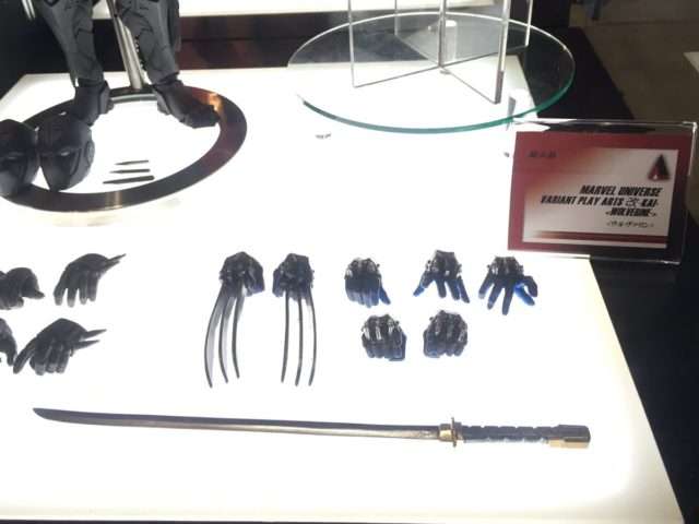 square-enix-play-arts-wolverine-accessories