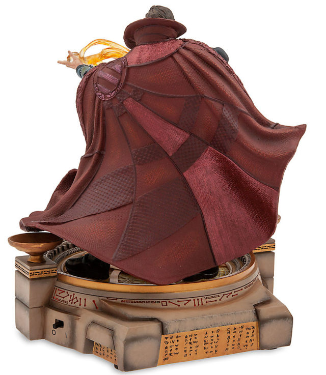 back-of-disney-store-exclusive-doctor-strange-statue